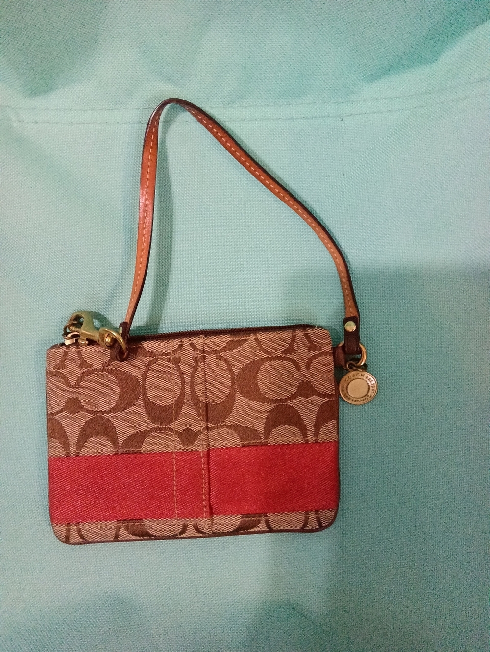 #19 Coach Vintage Creed: C06M-40028 rown & Red Signature Wristlet